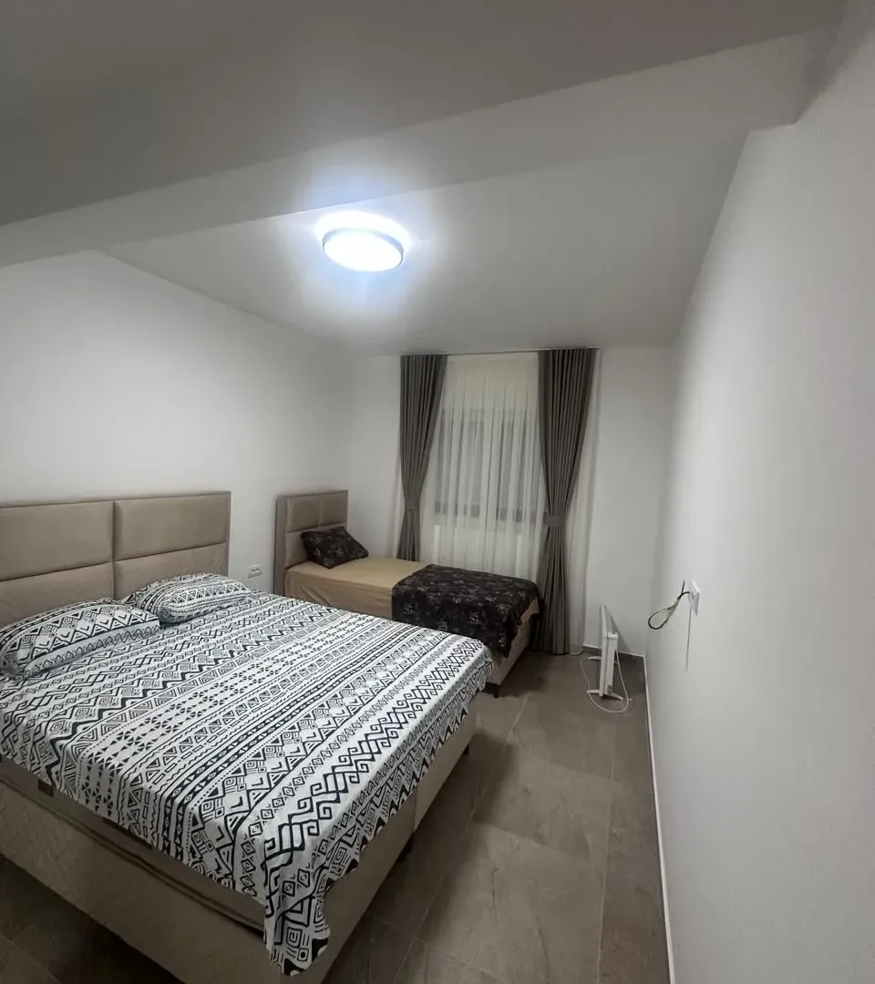 Izdavanje, jednosoban stan, 47m², Centar, Budva