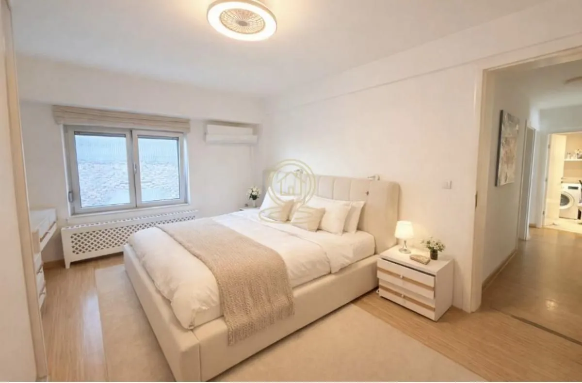 Izdavanje, trosoban stan, 102m², Vračar Hram, Vračar Sve Podlokacije
