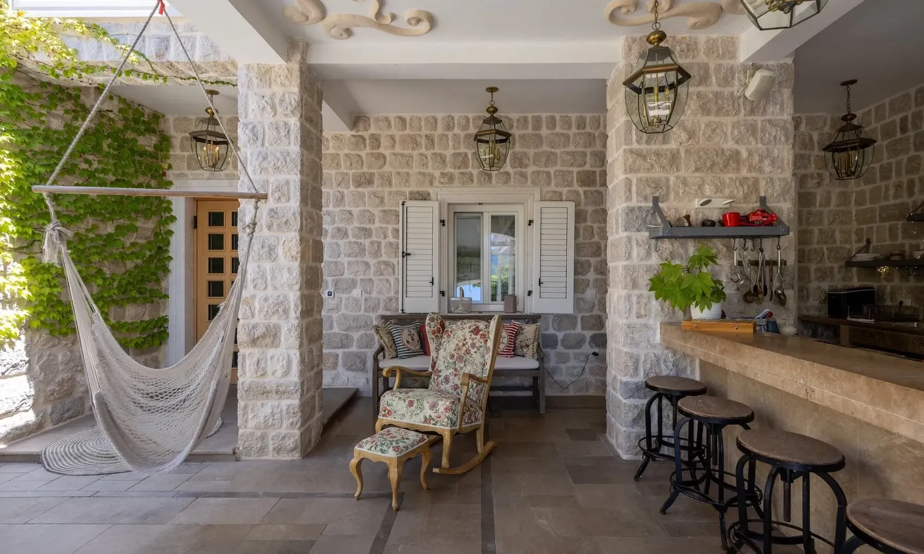 Rent, house, 587m², Dobrota, Kotor