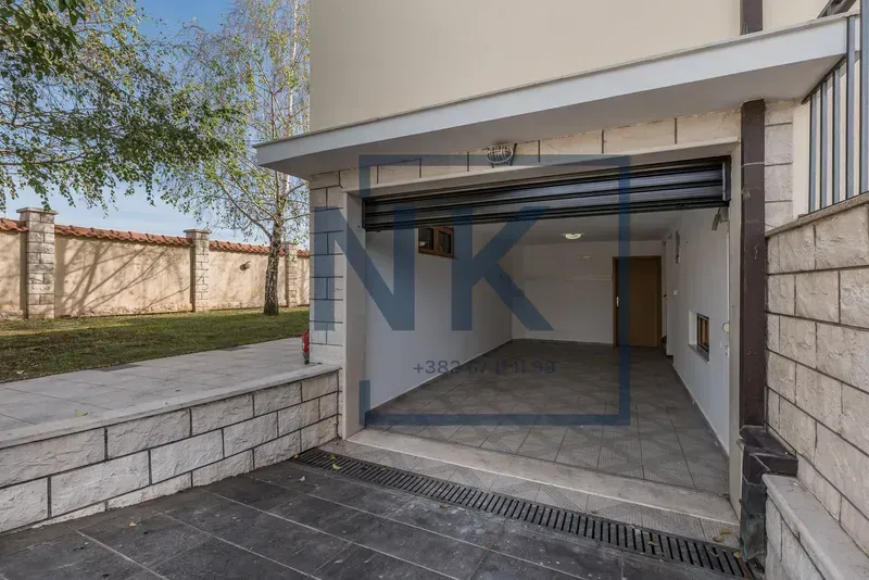 Rent, house, 370m², Zabjelo, Podgorica