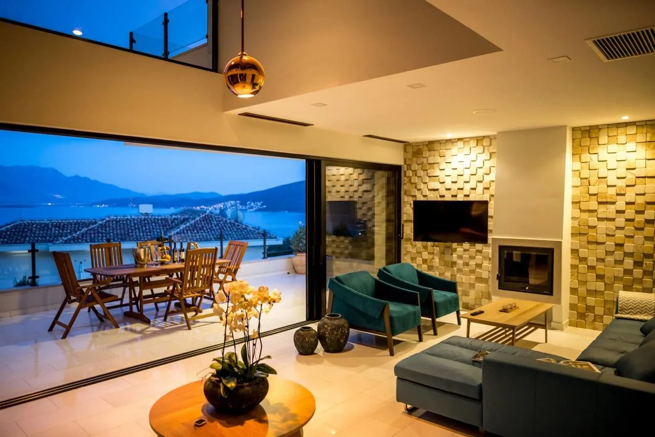 Prodaja, kuća, 350m², Đenovići, Herceg Novi