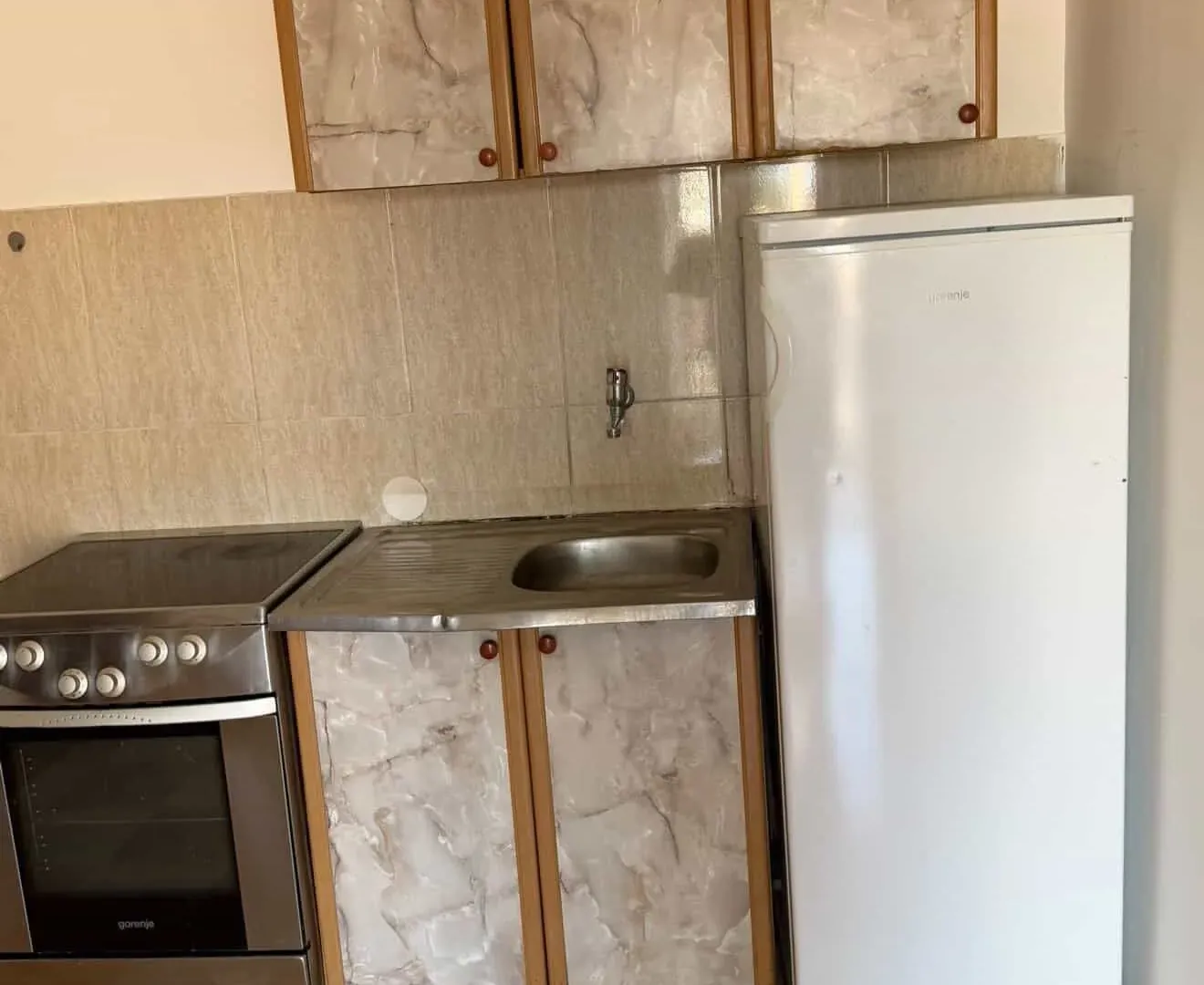 Izdavanje, jednosoban stan, 45m², Drač, Podgorica