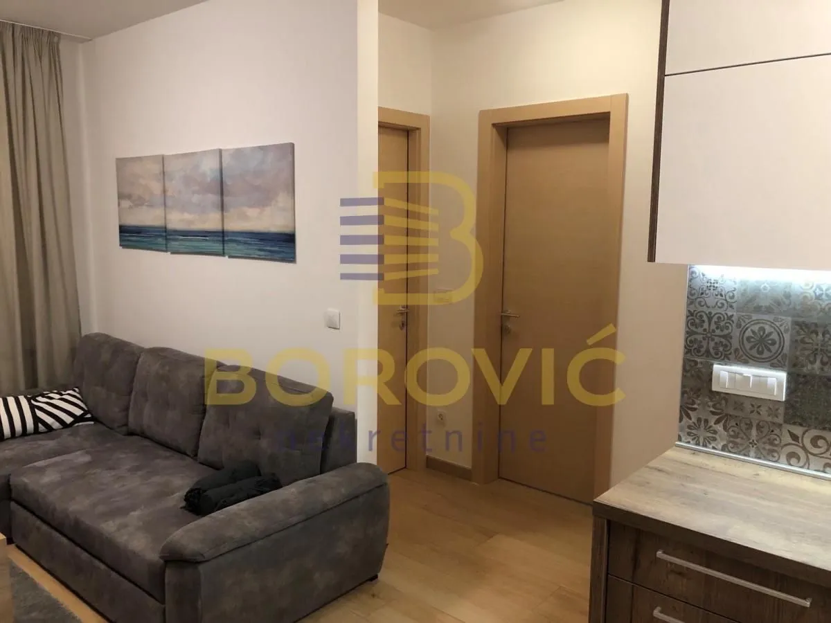 Izdavanje, trosoban stan, 68m², Crveni Krst, Beograd