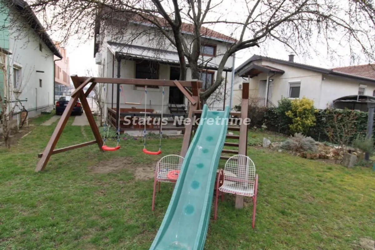 Prodaja, kuća, 230m², Adice, Novi Sad Sve Podlokacije