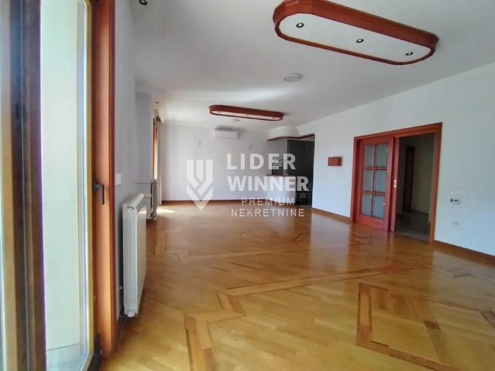 Izdavanje, kuća, 500m², Lekino Brdo, Voždovac Sve Podlokacije