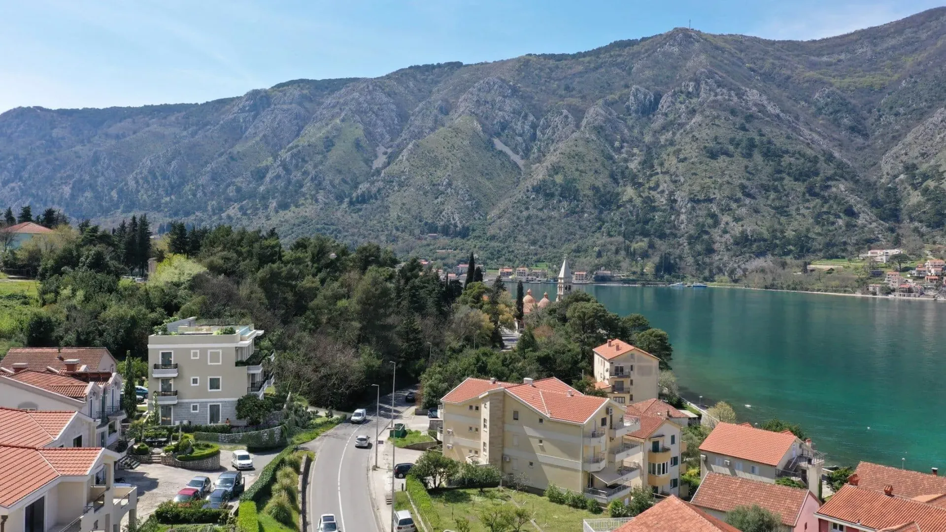 Sale, three bedroom apartment, 85m², Dobrota, Kotor