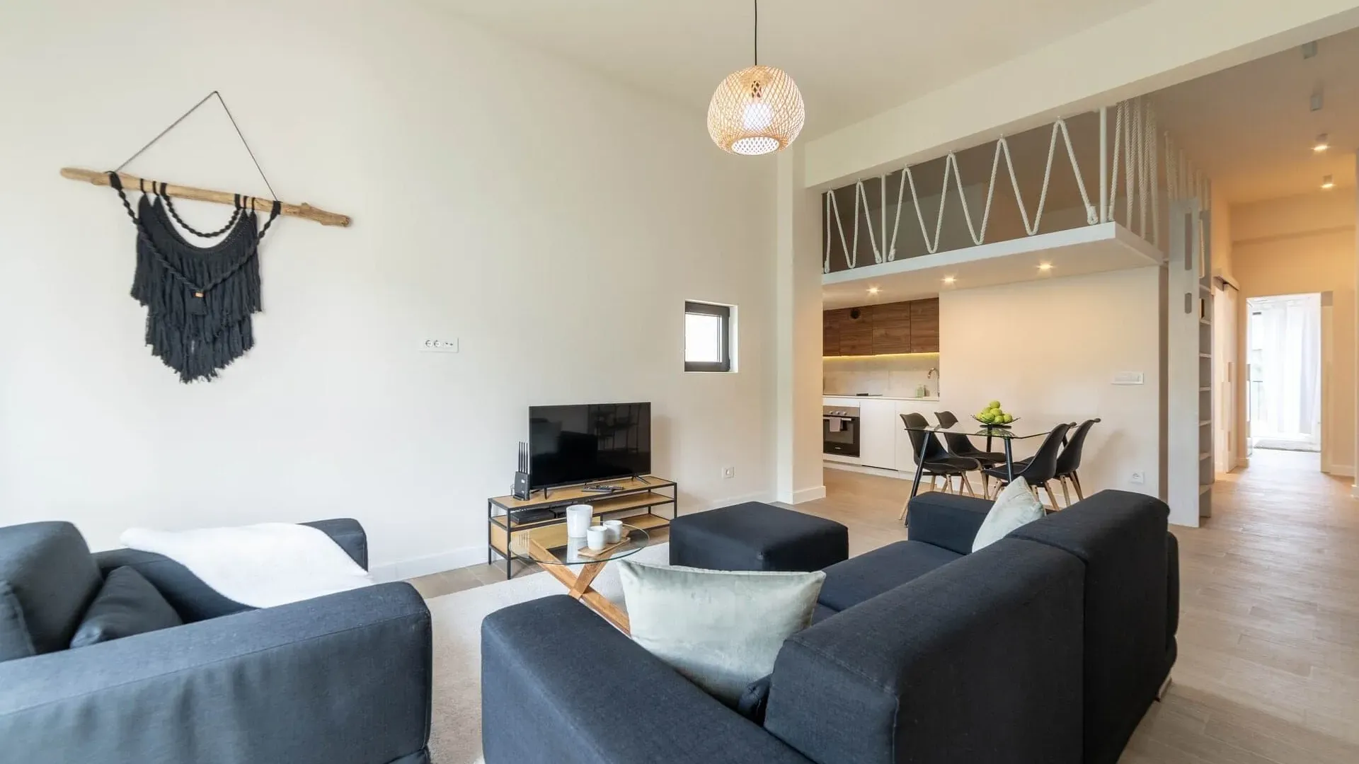 Prodaja, trosoban stan, 94m², Dumidran, Tivat