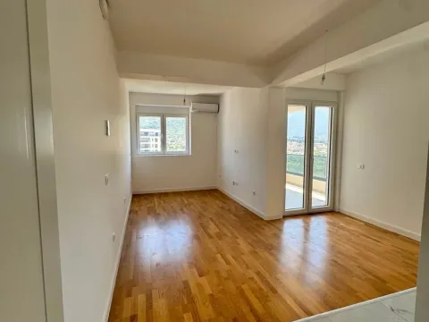 Sale, two bedroom apartment, 74m², Centar, Bar - image 2