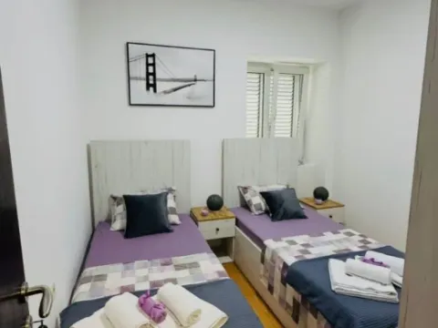 Rent, three bedroom apartment, 96m², Škaljari, Kotor - image 6