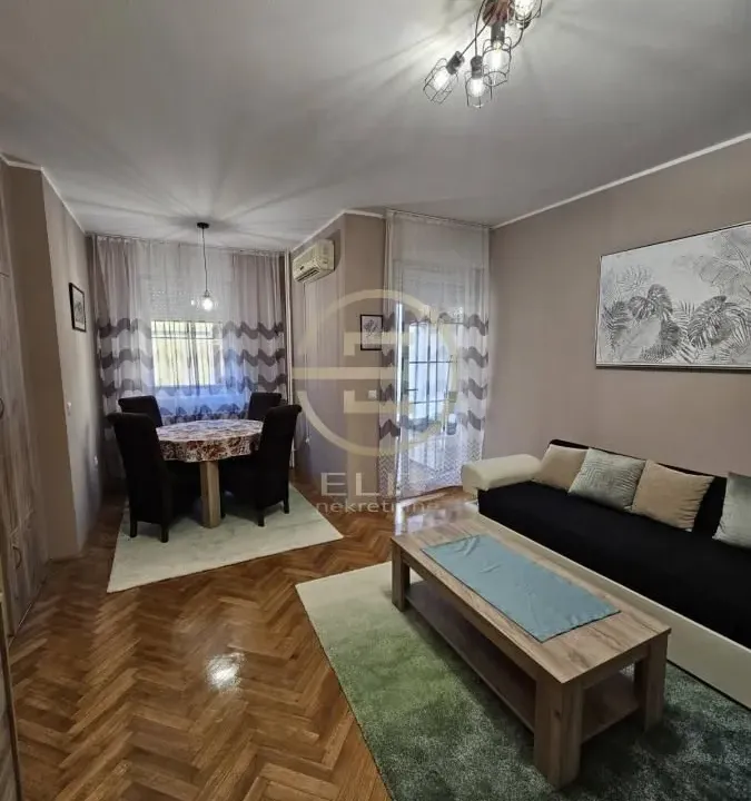 Izdavanje, jednosoban stan, 44m², Stari grad, Novi Sad