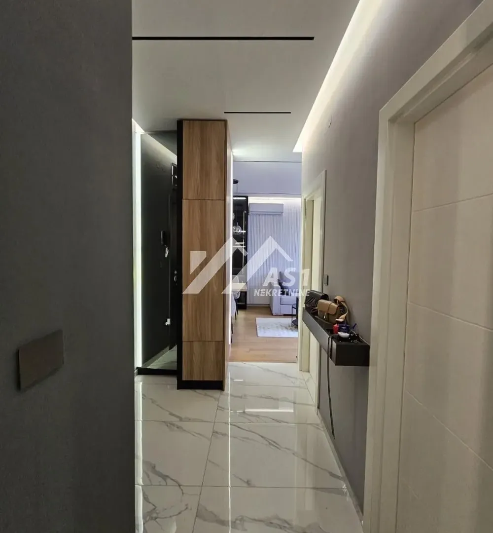 Izdavanje, jednosoban stan, 42m², Adamovićevo Naselje, Novi Sad Sve Podlokacije