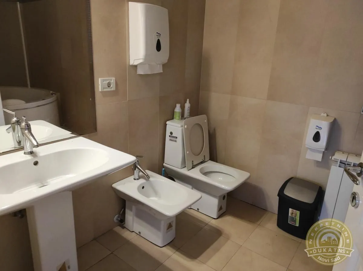 Prodaja, četvorosoban stan, 213m², Centar, Novi Sad