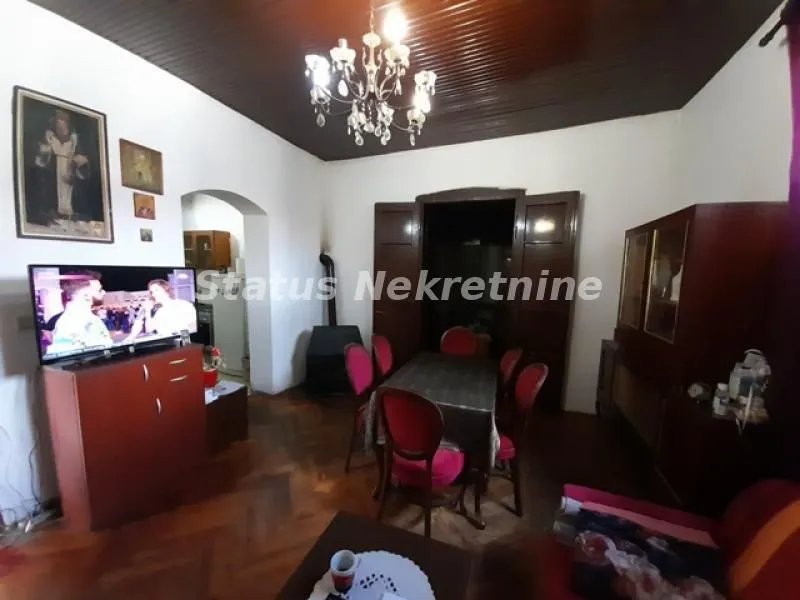 Prodaja, kuća, 230m², Sremska Mitrovica, Srbija