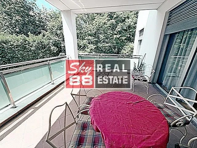 Rent, apartment, 330m², Savski Venac, Beograd