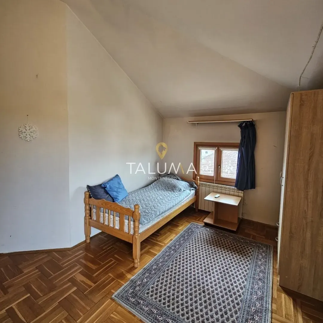 Prodaja, kuća, 300m², Ibričevina, Podgorica