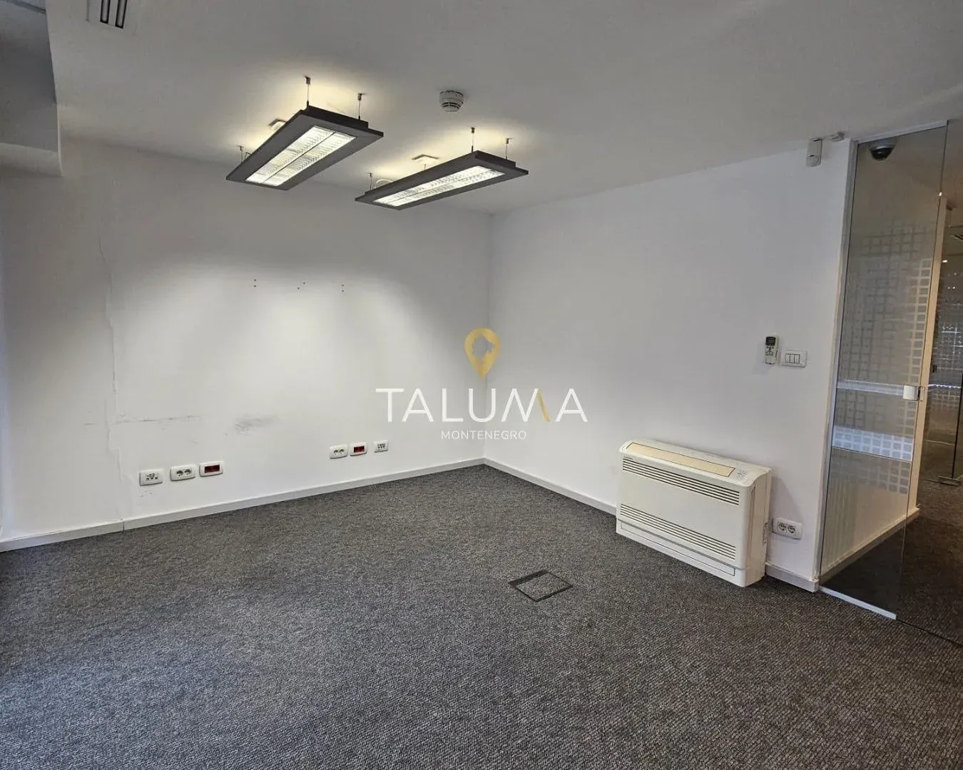 Rent, office space, 180m², City Kvart, Podgorica