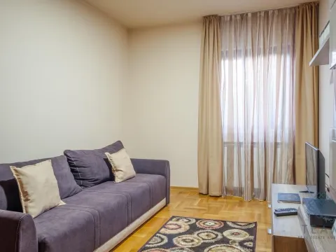 Rent, three bedroom apartment, 120m², Ibričevina, Podgorica - image 7