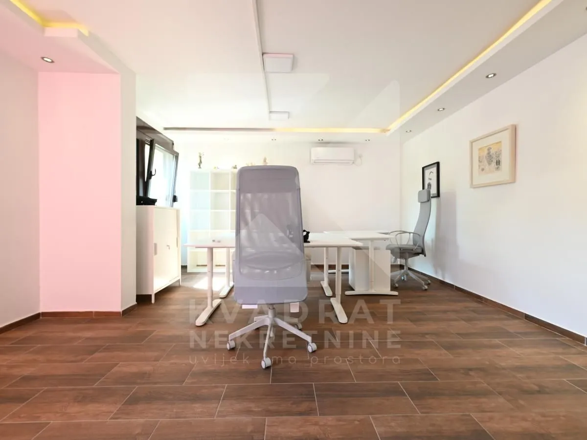 Rent, office space, 80m², Blok 5, Podgorica