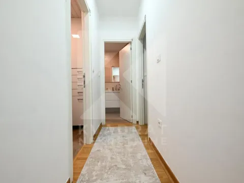 Izdavanje, dvosoban stan, 64m², City Kej, Podgorica - image 7