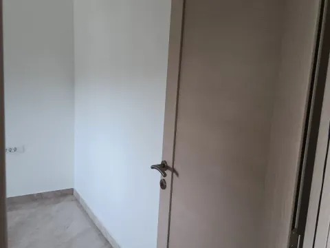 Izdavanje, kuća, 180m², Podgorica, Crna Gora - image 13