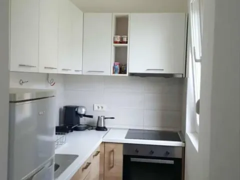 Rent, two bedroom apartment, 70m², Dumidran, Tivat - image 2