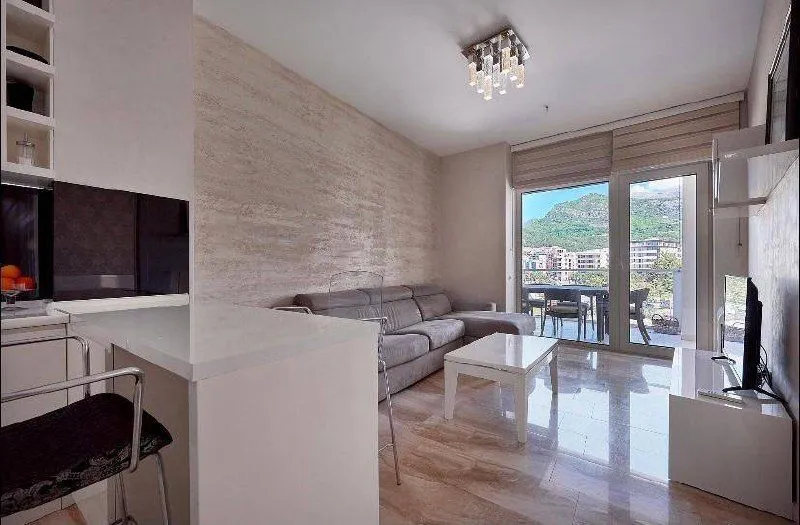 Rent, one bedroom apartment, 63m², Tre Canne, Budva
