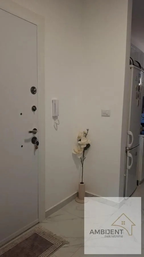 Prodaja, trosoban stan, 78m², Centar, Stara Pazova