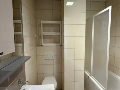 Rent, two bedroom apartment, 68m², City Kvart, Podgorica - image 10