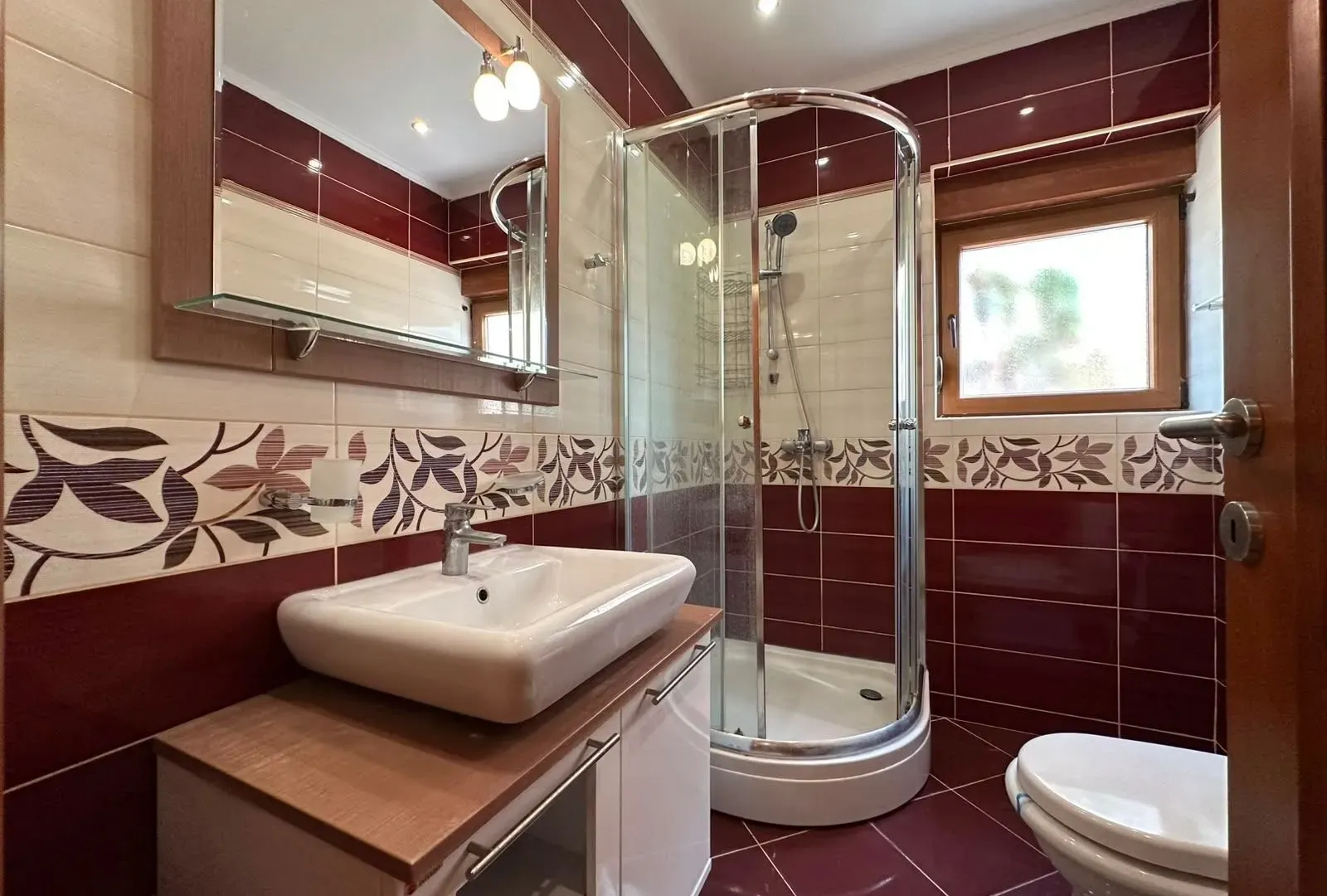 Prodaja, dvosoban stan, 88m², Zelenika, Herceg Novi