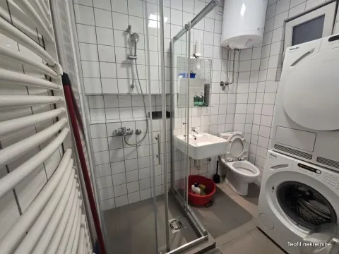 Rent, one bedroom apartment, 40m², Vračar, Šid - image 8
