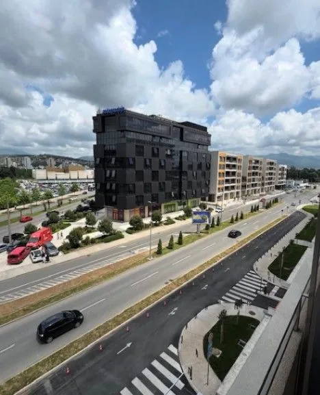 Izdavanje, dvosoban stan, 72m², Central Point, Podgorica