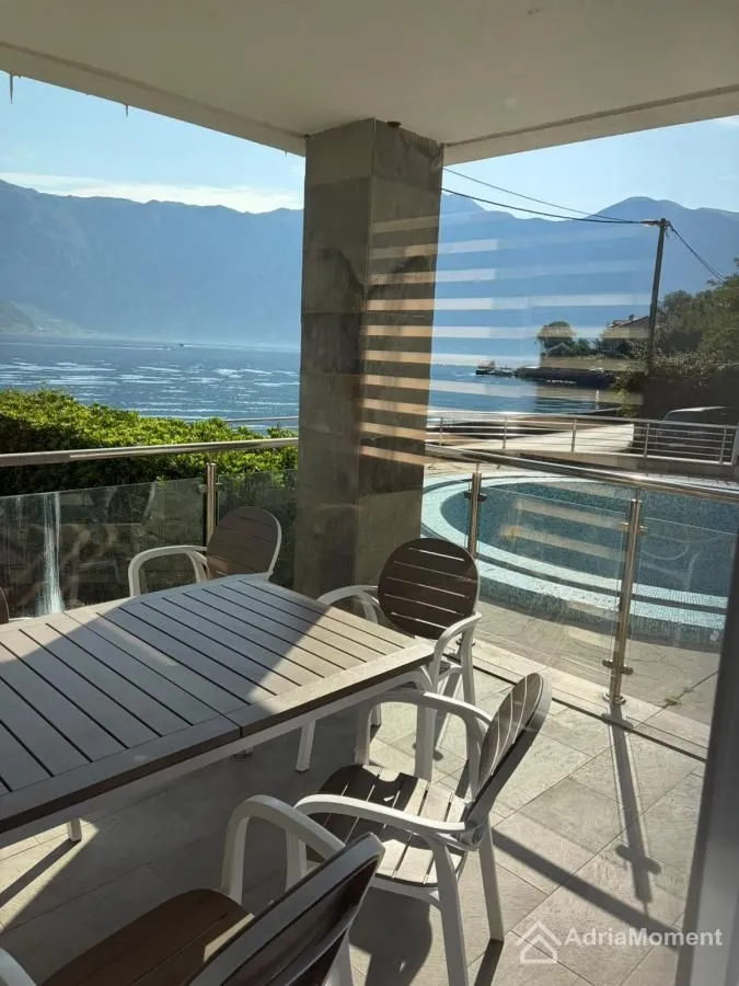 Sale, two bedroom apartment, 78m², Stoliv, Kotor