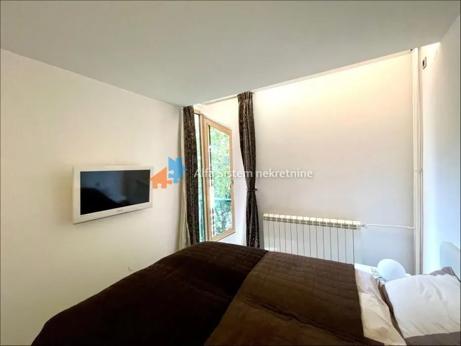 Rent, four bedroom apartment, 87m², Stari Grad, Beograd