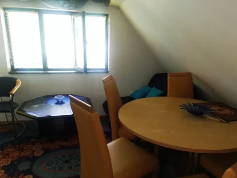 Izdavanje, kuća, 25m², 25. Maj, Zlatibor - image 6