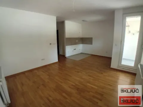 Sale, two bedroom apartment, 40m², Telep, Novi Sad Sve Podlokacije - image 2