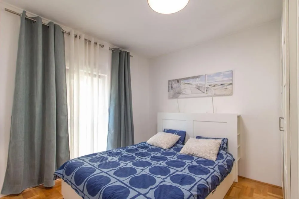 Rent, two bedroom apartment, 46m², Vračar Hram, Vračar Sve Podlokacije