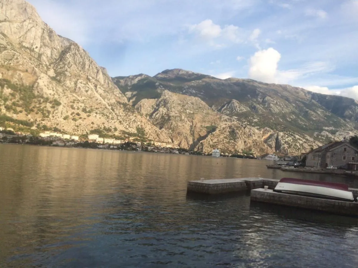 Prodaja, plac, 1600m², Muo, Kotor