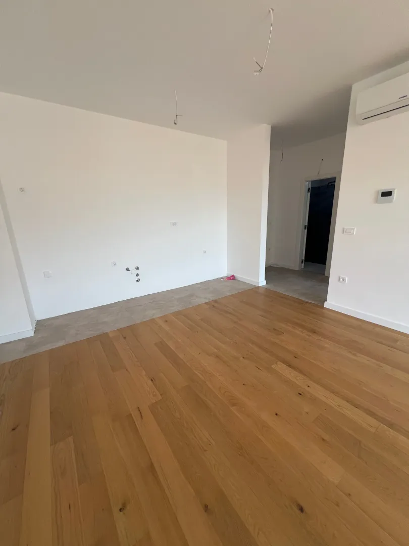 Prodaja, jednosoban stan, 55m², Centar, Bar