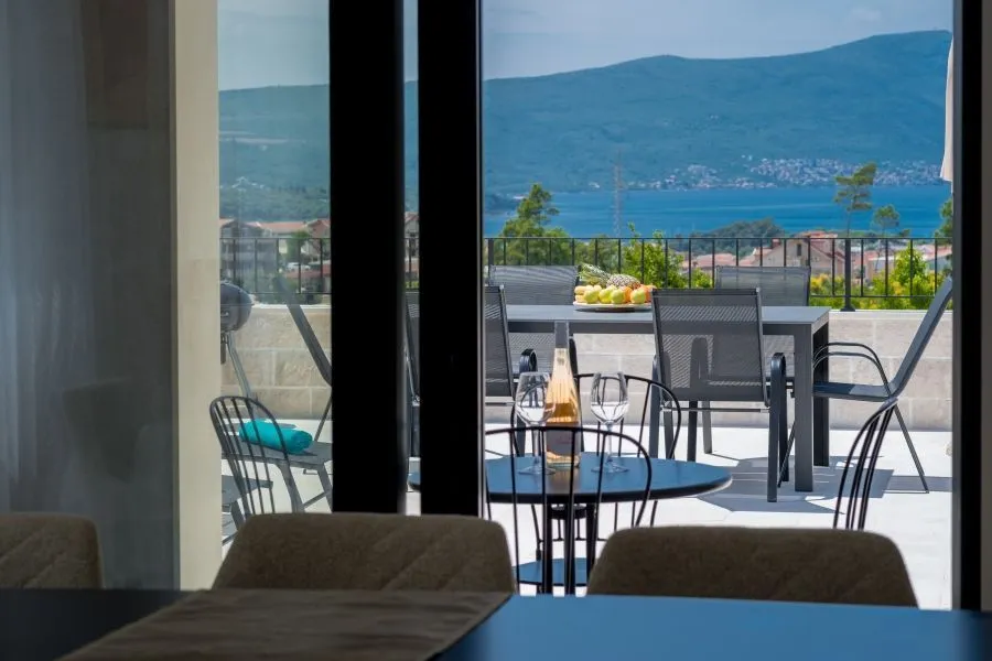 Prodaja, kuća, 250m², Mrčevac, Tivat