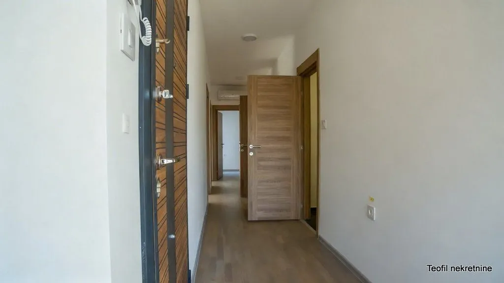 Prodaja, trosoban stan, 78m², Petrovaradin, Novi Sad