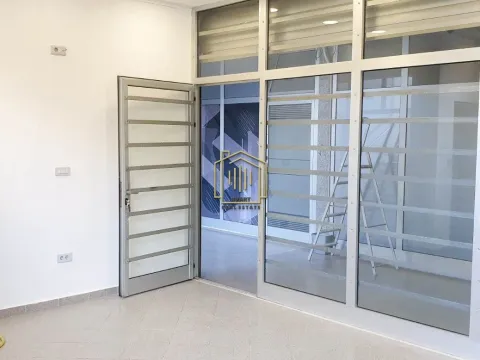 Rent, office space, 24m², Pobrežje, Podgorica
