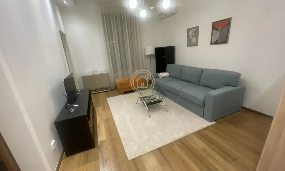 Izdavanje, dvosoban stan, 43m², Stari Grad, Beograd