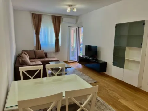 Izdavanje, jednosoban stan, 48m², New City, Podgorica - image 12