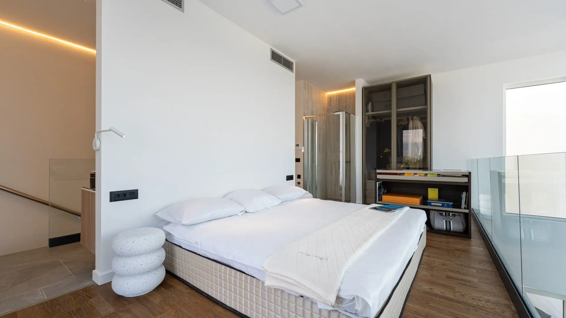 Rent, one bedroom apartment, 68m², Krašići, Tivat