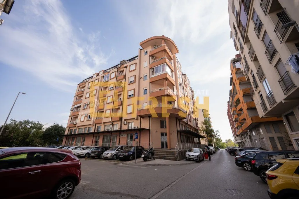 Prodaja, poslovni prostor, 108m², Krivi Most, Podgorica