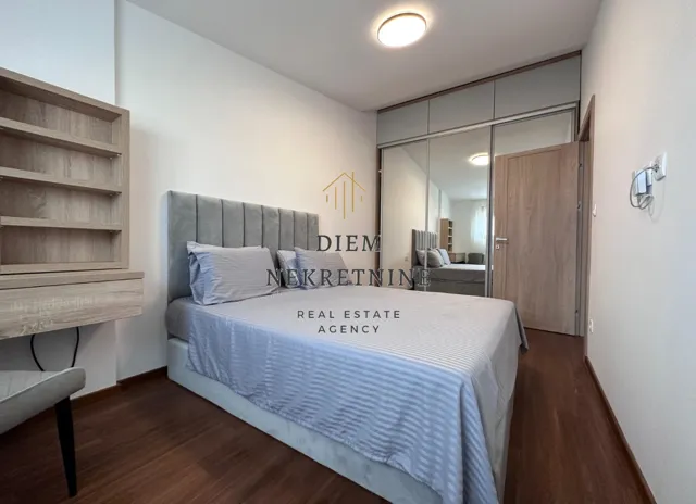 Izdavanje, dvosoban stan, 80m², Master Kvart, Podgorica