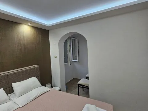 Rent, one bedroom apartment, 42m², Bečići, Budva - image 8