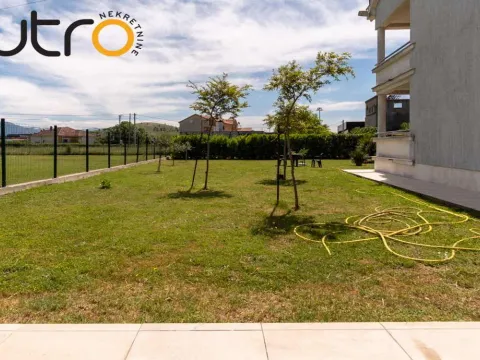 Izdavanje, kuća, 320m², Donja Gorica, Podgorica - image 5