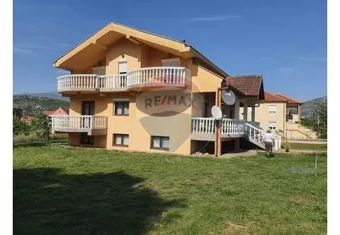 Izdavanje, kuća, 320m², Zagorič, Podgorica - image 16