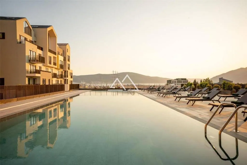 Prodaja, jednosoban stan, 63m², Tivat, Crna Gora